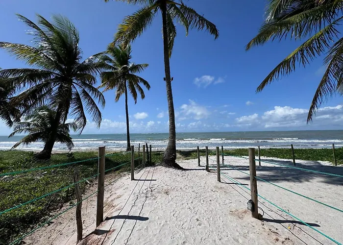 Villa Naluri Frente Mar Em Japaratinga Por Quarto A Vista